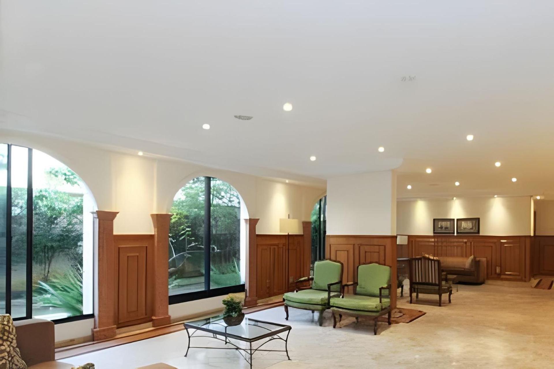 Apartamento Apart/hotel C/2 Quartos E 2 Banheiros Moema Sp