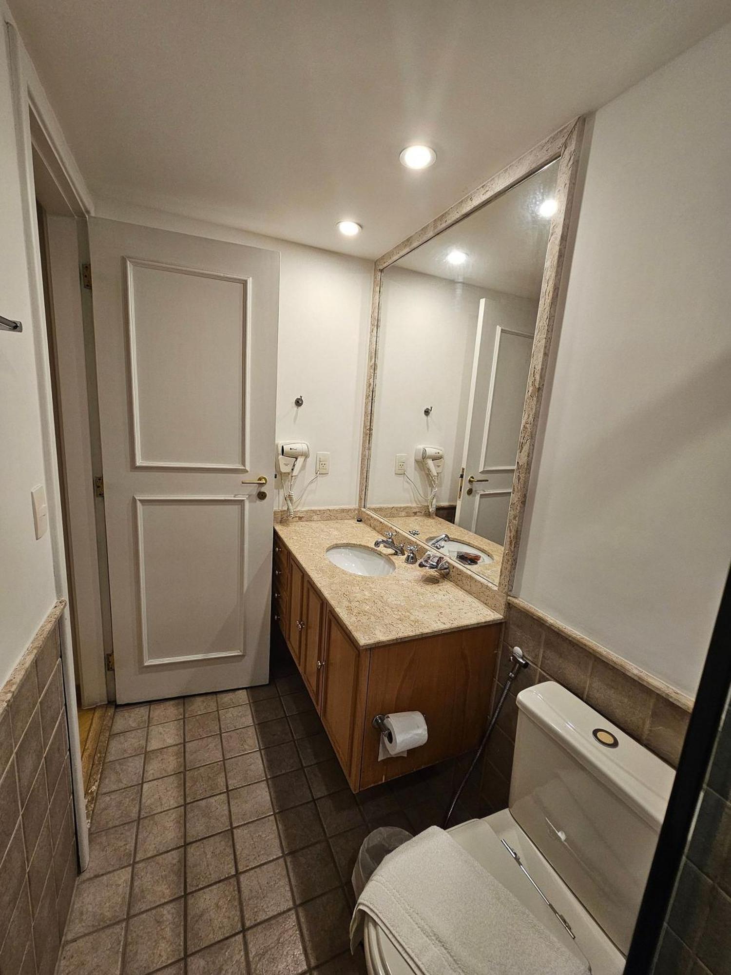 Apart/hotel C/2 Quartos E 2 Banheiros Moema Sp * São Paulo