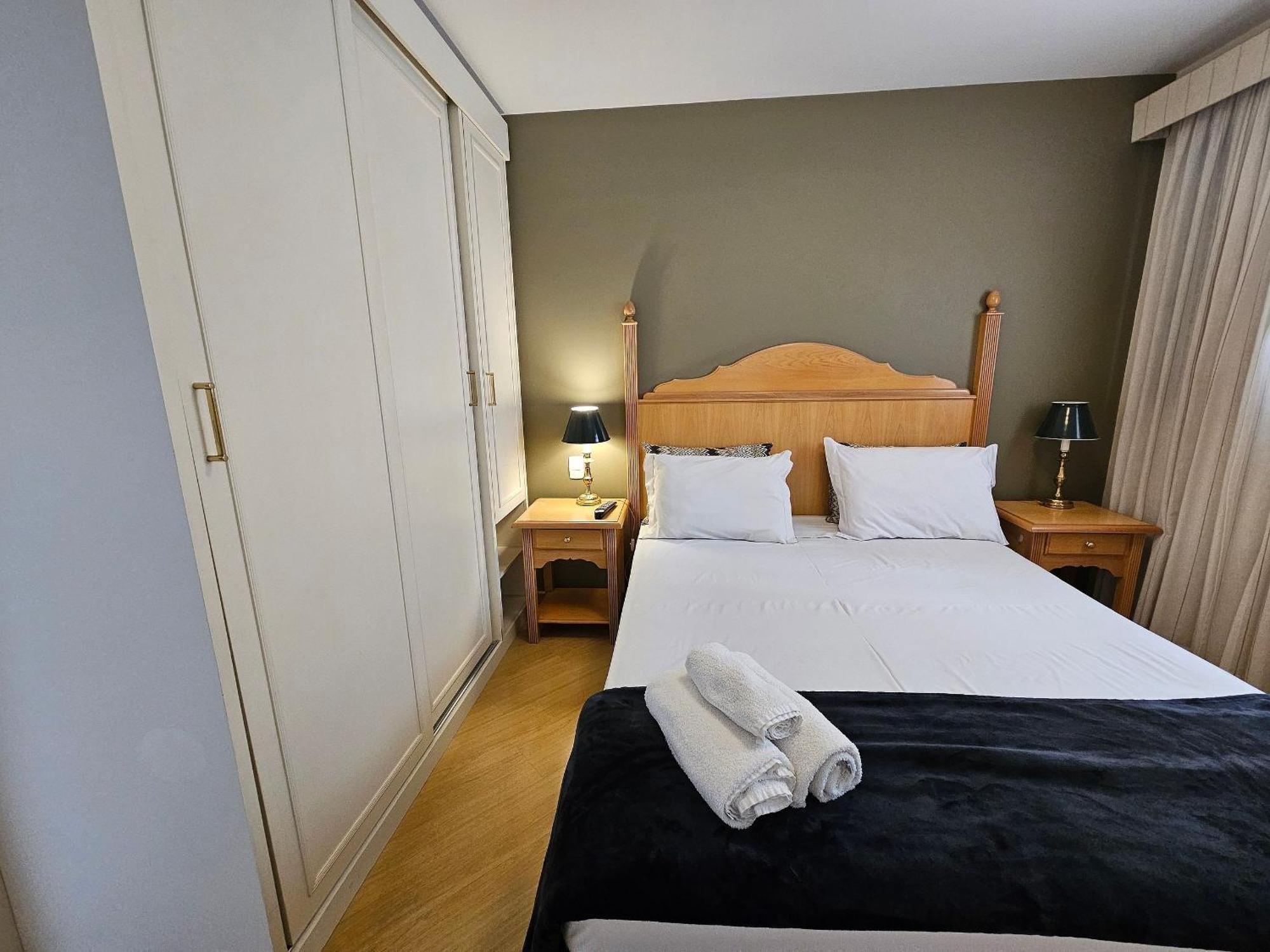 Apart/hotel C/2 Quartos E 2 Banheiros Moema Sp Apartamento São Paulo